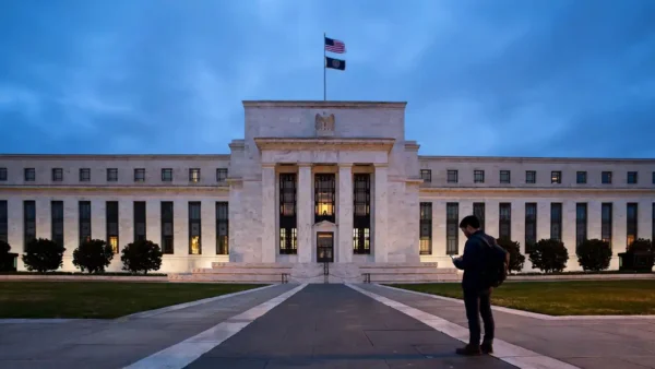 What the Fed’s Expected October Pause Really Means for Your Money in 2026: An Expert Guide to Rates, Loans and Savings